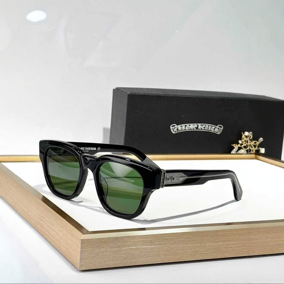 Chrome Hearts Round-Frame Sunglasses for Trendy Men